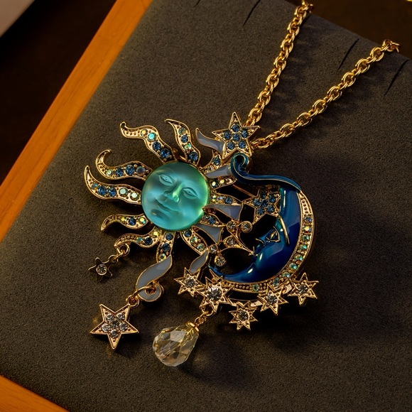 ✨ Sun & Moon Pendant Necklace / Brooch – 2-in-1 ✨
